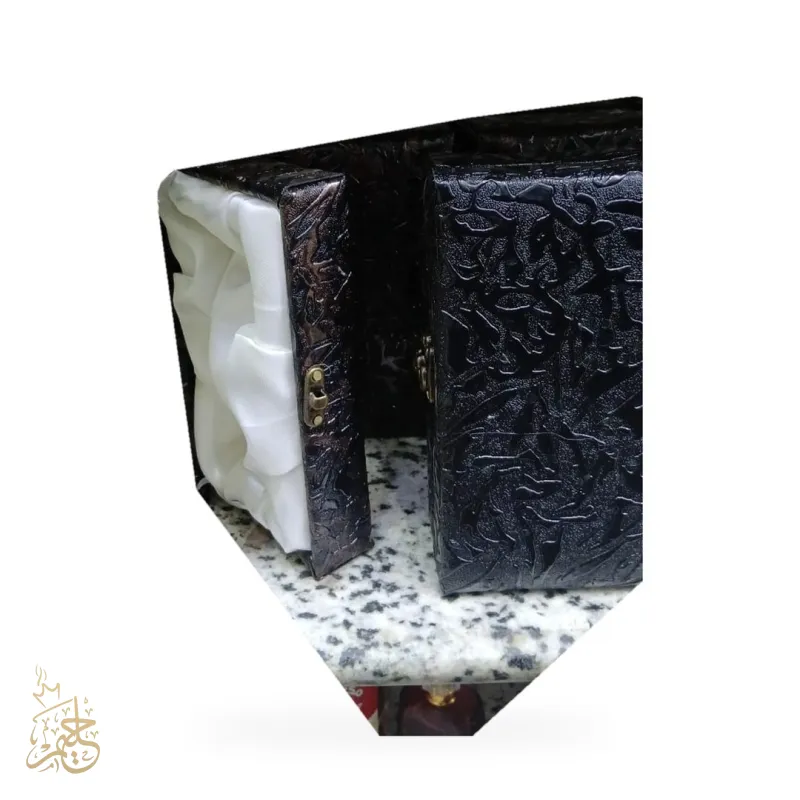 علبة هدايا بوك جلد – حليم جروب للعطور